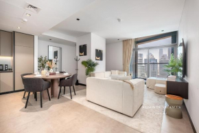 Luxurious 2BR with Waterfront and Burj Khalifa View
